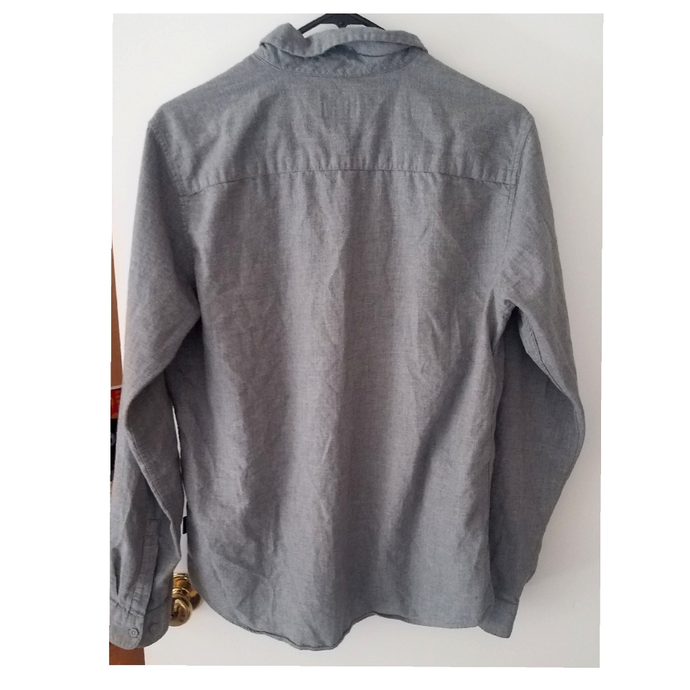 • SOLD •  Patagonia Gray Dress Shirt - Picture 4 of 9